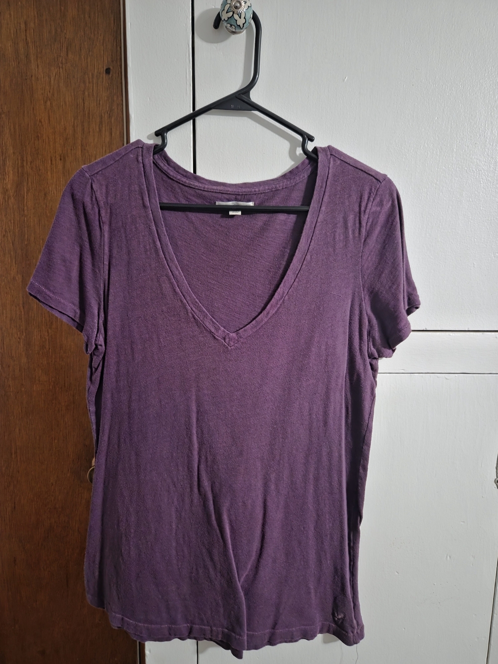 American Eagle Outfitters Deep Purple V-Neck Short Sleeve Tee